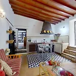 Remarkable 4-bed 빌라 *